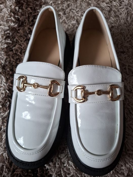 Продам детскую обувь и одежду