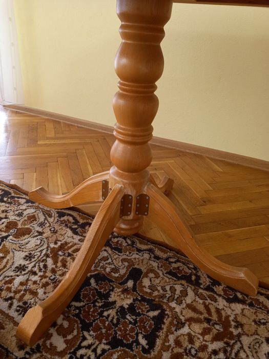 Кухненска маса осмоъгълна