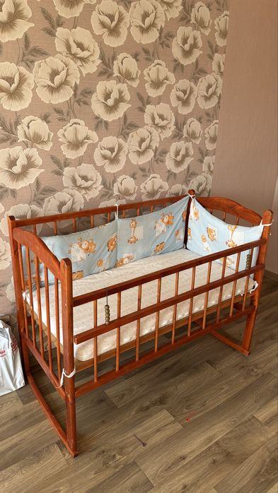 Детская кроватка