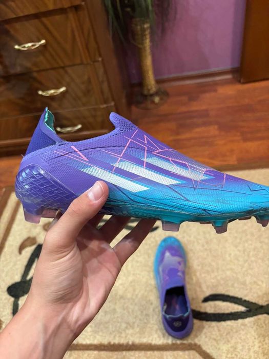 Adidas x UCL version