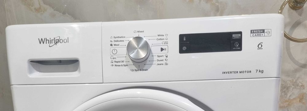 Vand Masina de spalat rufe Whirlpool 7 kg stare impecabila
