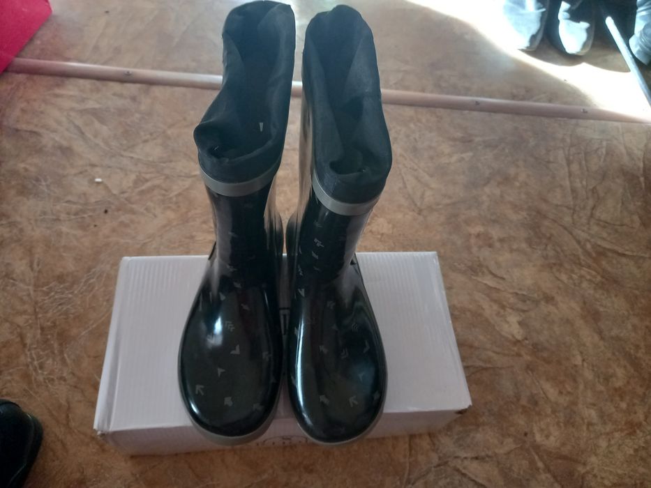 Резиновые сапоги на мальчика