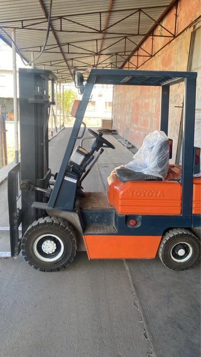 Продам вилочный погрузчик