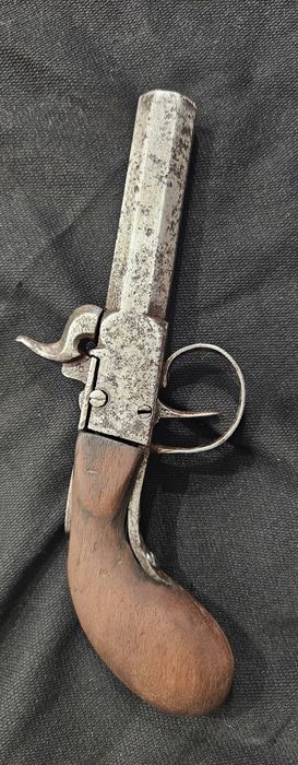 малък капсулен пистолет/бартер