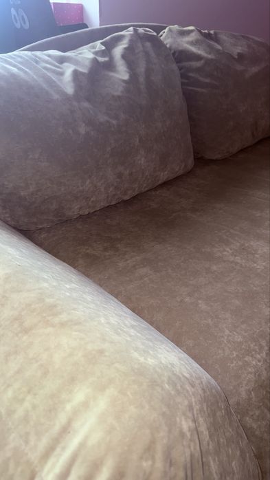 Диван цвета хаки