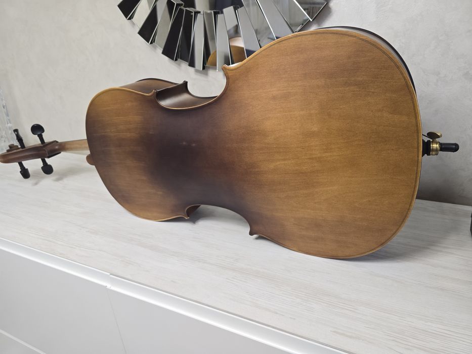 Vand violoncel in stare f buna Steinbach