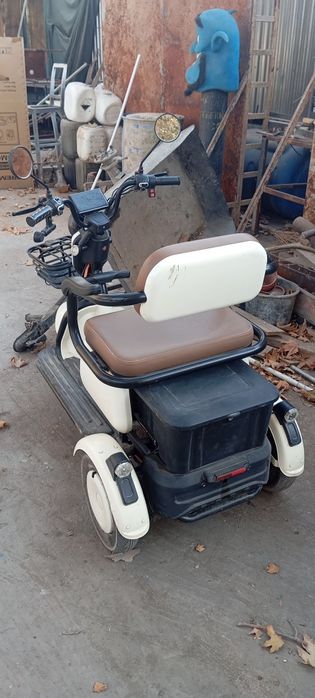 Электро скутер сотилади