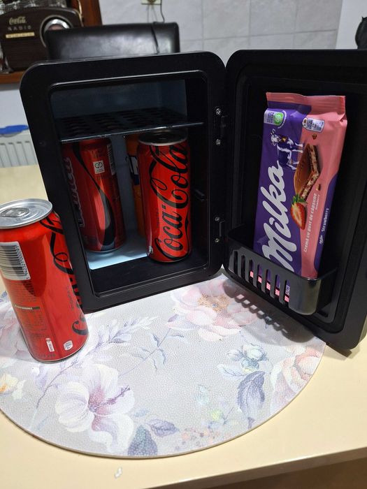 Cooler racitor frigider auto la 12V termoelectric 4 Litri