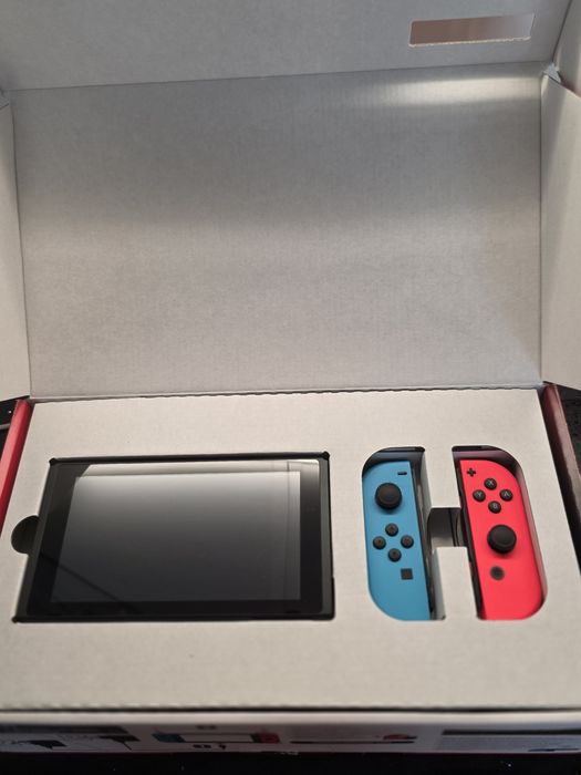 Nintendo Switch ca nou (varianta standard, revizia cu autonomie îmbună