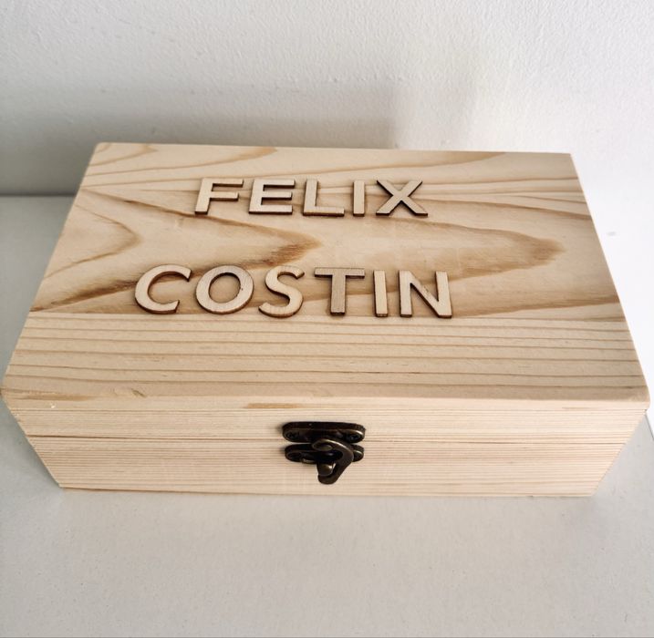 Cutie din lemn personalizata+ jucarie personalizata cadou pentru baita