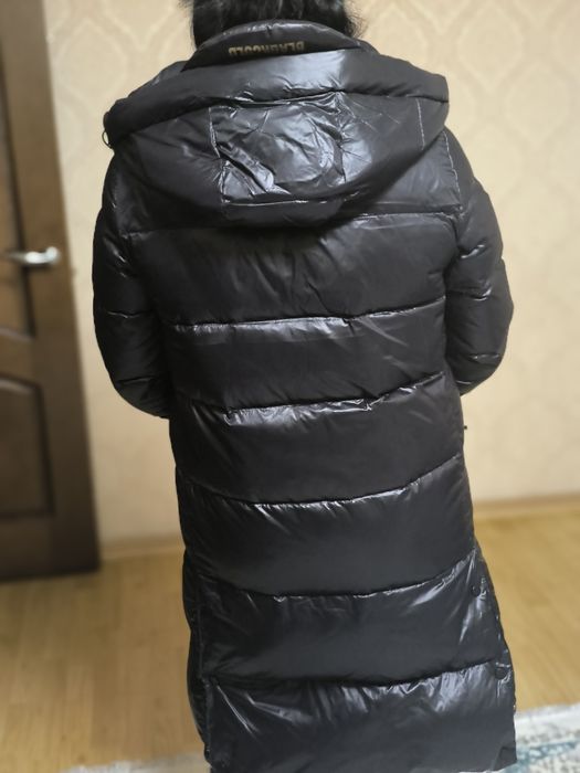 Продам пуховики новые