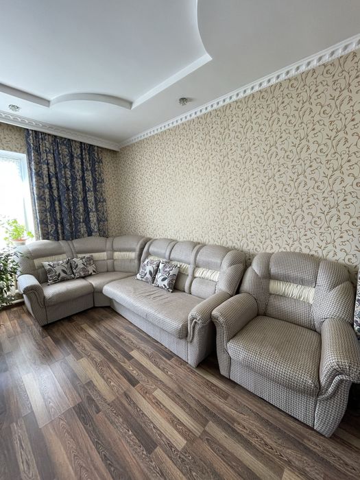 Продается диван в хорошем состоянии