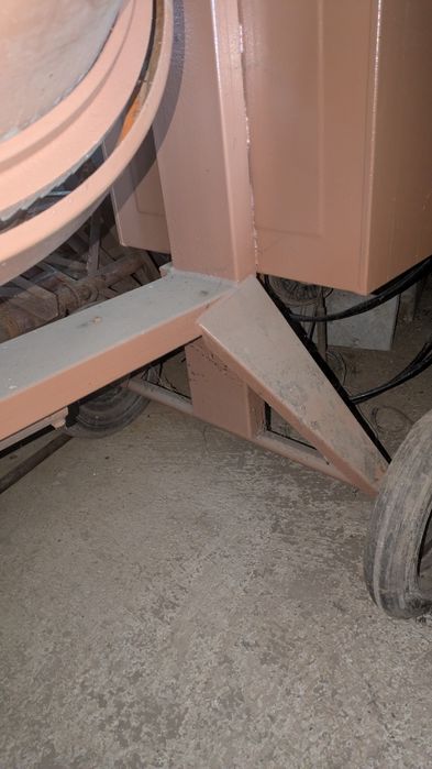 Vând betoniera italiana