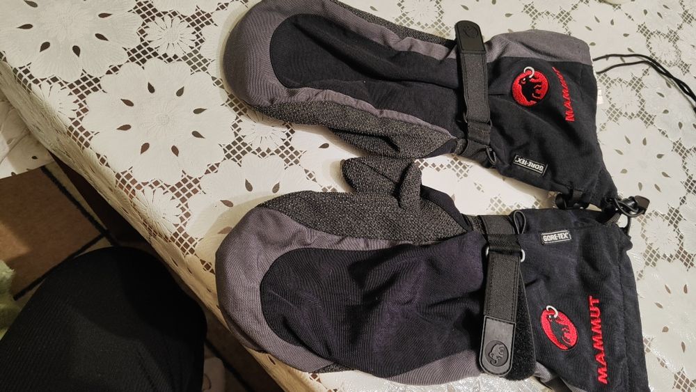 Зимни ръкавици Mammut