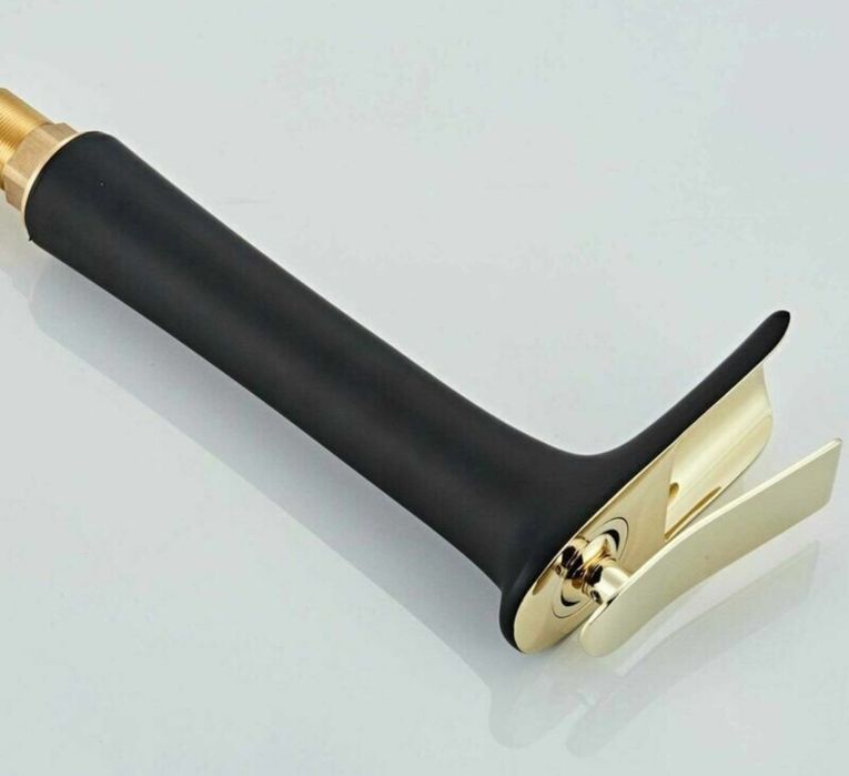 Висок смесител за баня