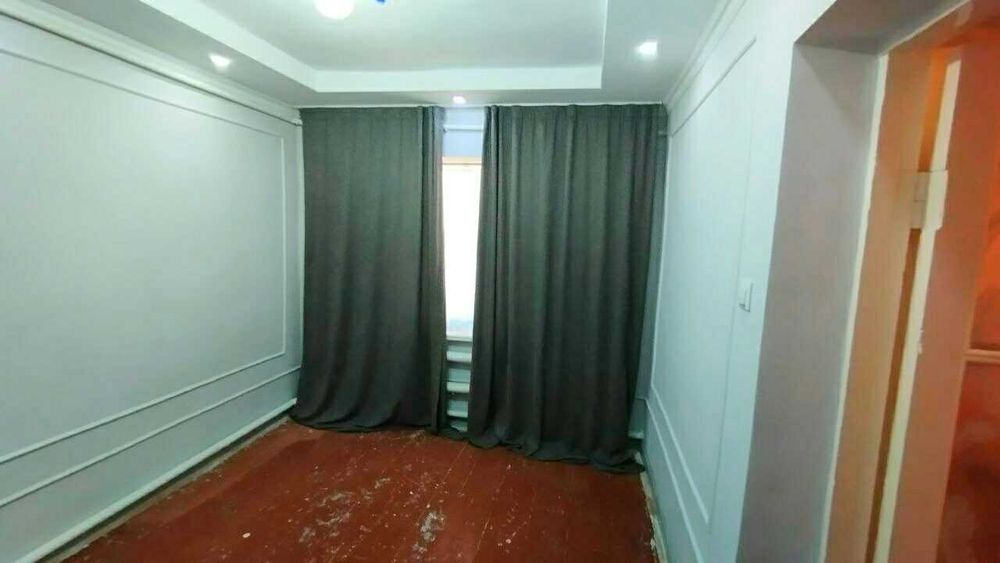 Тайер уй СОТИЛАДИ 4 хона 3.3 сотик Чирчик Ш. Корасув кучаси