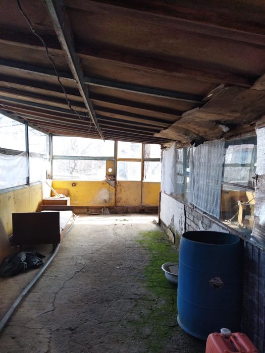 Продается дача ( белая казарма )