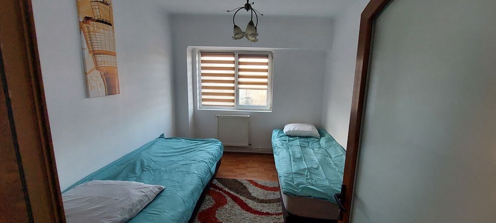 Vand apartament 3 camere decomandat. Schimb cu apartament in Cluj .