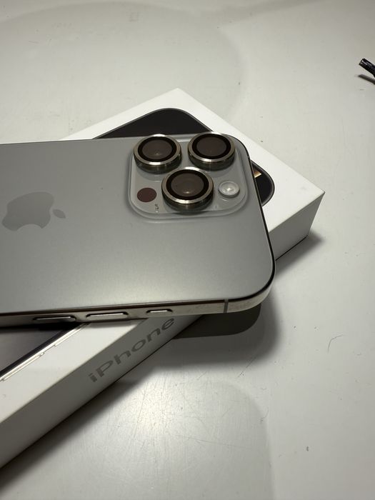 Iphone 16 pro, 256GB, с две години гаранция