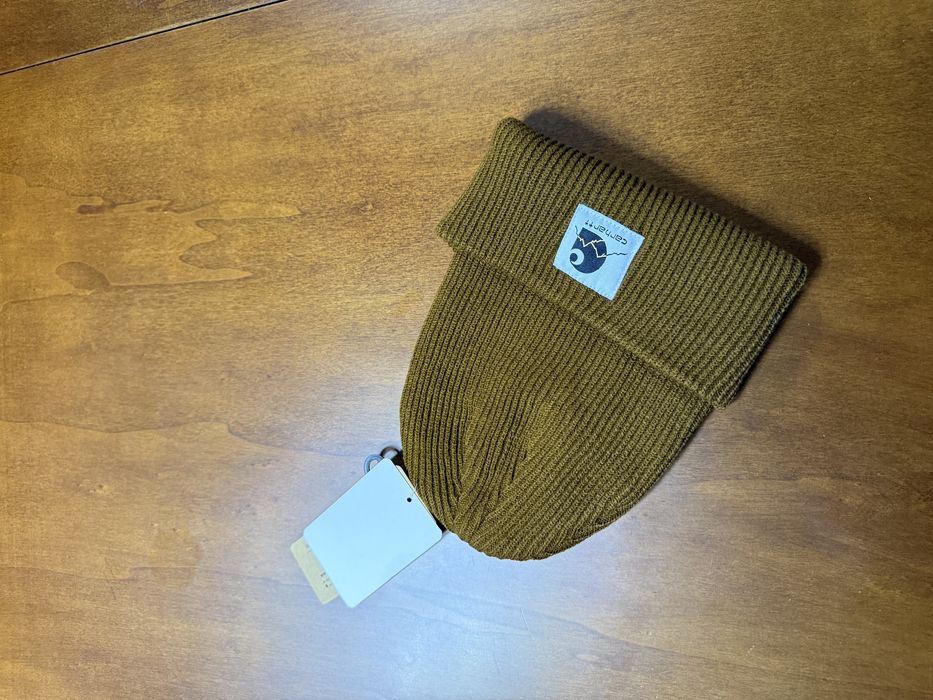 Caciula Fes Carhartt noua/new