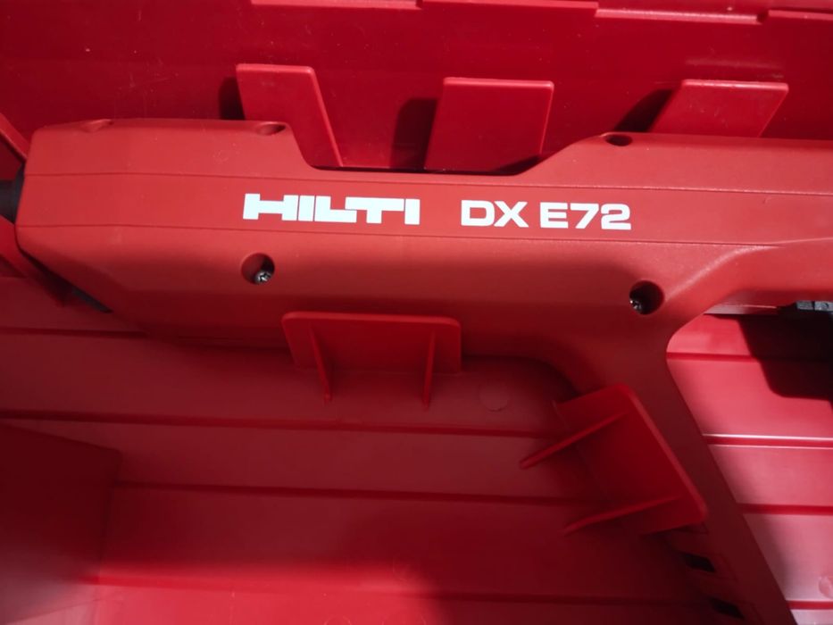 Монтажный пистолет hilti