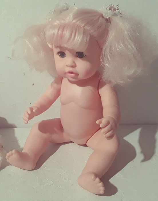 Интерактивная куколка, говорит, кушает, делает туалетик