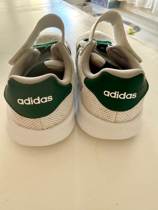 Маратонки adidas 27