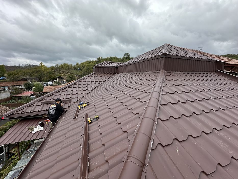 Reparatii acoperisuri montaj tigla metalica dulgherie terase foisoare