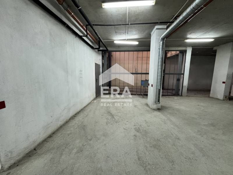 Продава се Гараж / Паркомясто в Варна, Окръжна болница - 15 кв.м за 1660 €/кв.м - Снимка #1