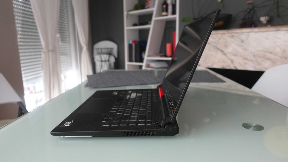 ROG Strix G15 NVIDIA GeForce 3050 AMD Ryzen 7 4800H 16GB RAM 1TB