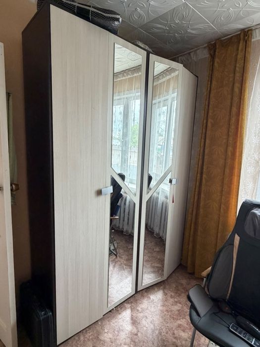 Продам спальный гарнитур
