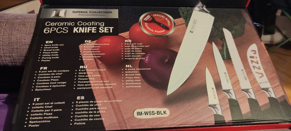 Нов комплект ножове и белачка