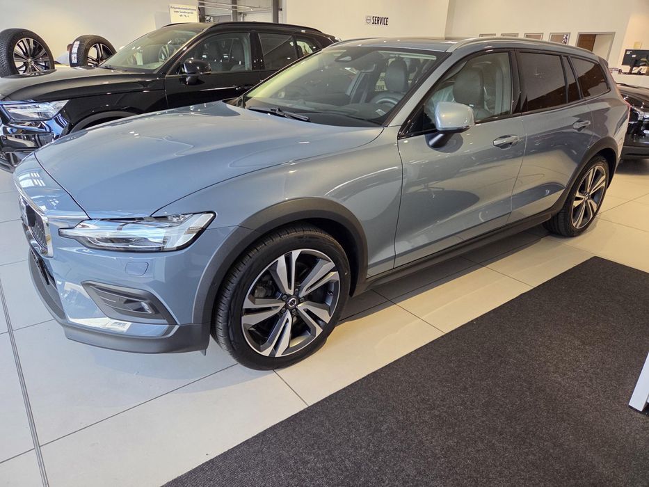 VOLVO V60 2024 — imagine 2