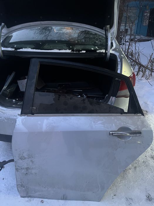 Дверь на ниссан альмера g15