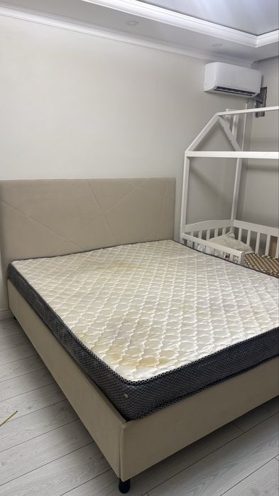 Двух спальняя кровать