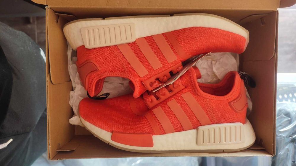 Оригинални дамски обувки  ADIDAS NMD_R1   размер EU37 1/3
