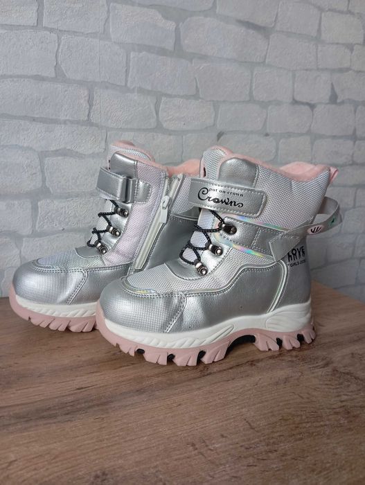 Продам зимние ботинки сапоги для девочки