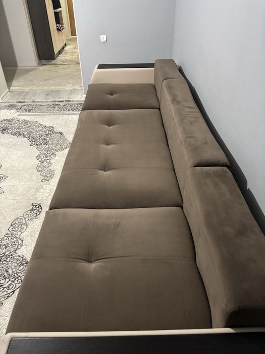 Диван 3 метра , в хорошем состояний