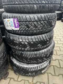 Anvelope Iarna Noi Apollo Aspire 215 65 17