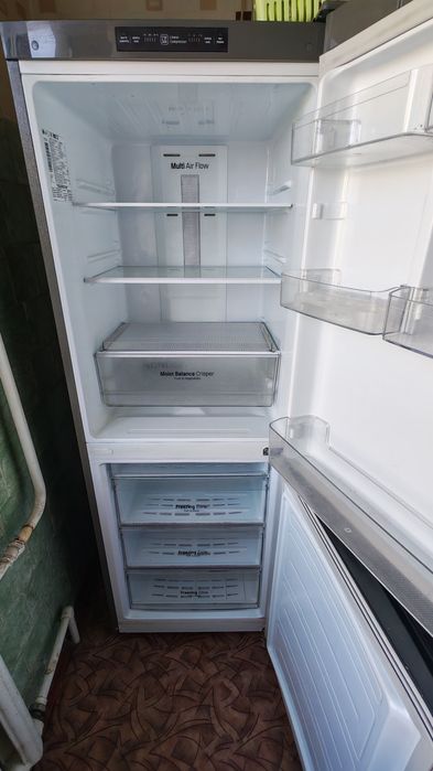 Продаётся Холодильник LG Inverter Linear
