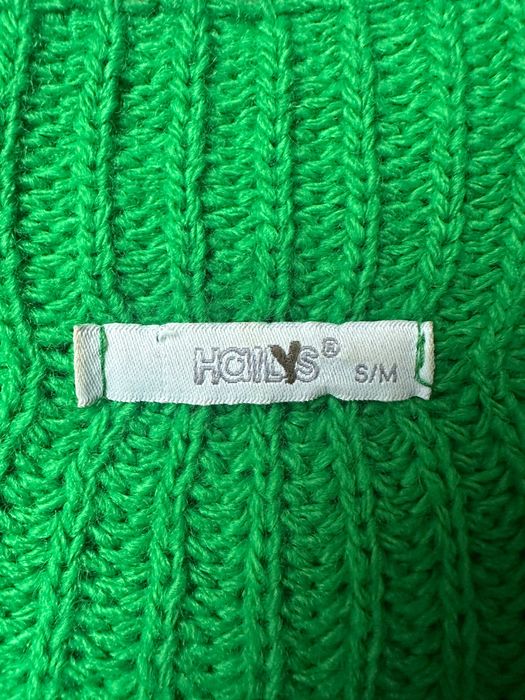 Красив зелен пуловер