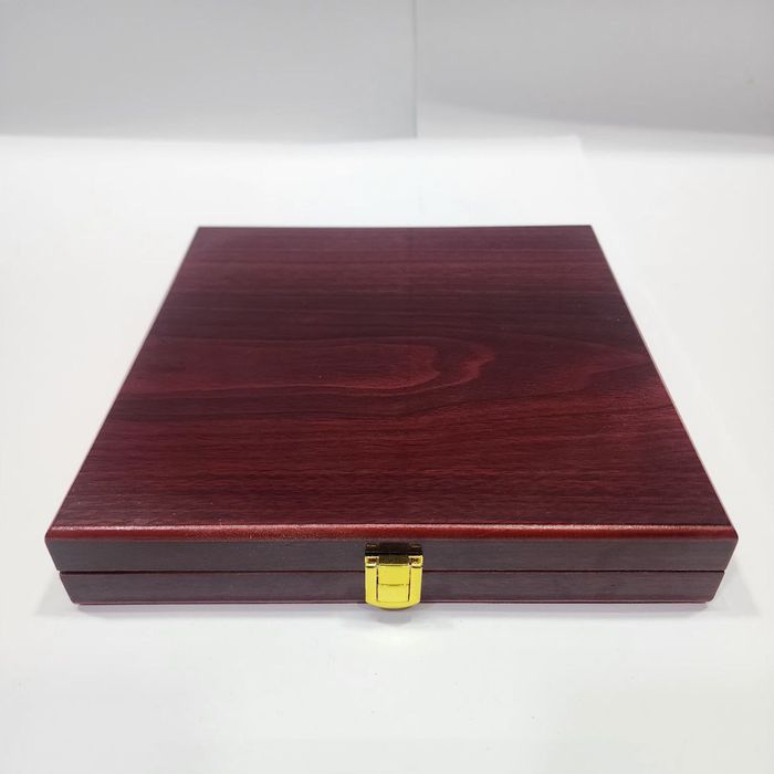 Наградная плакетка в подарочном футляре