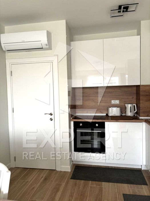 Двустаен апартамент в к.к. Св. Св. Константин и Елена, 67 м², 700 евро