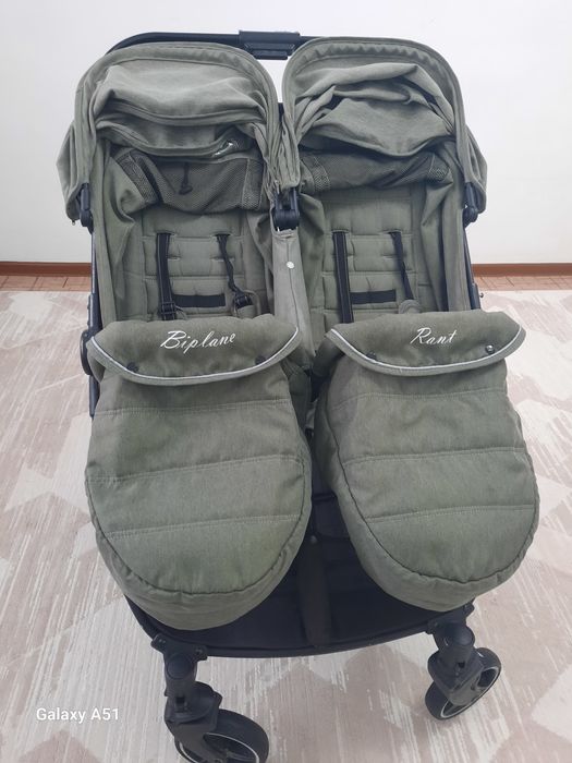 Детская коляска для двойни