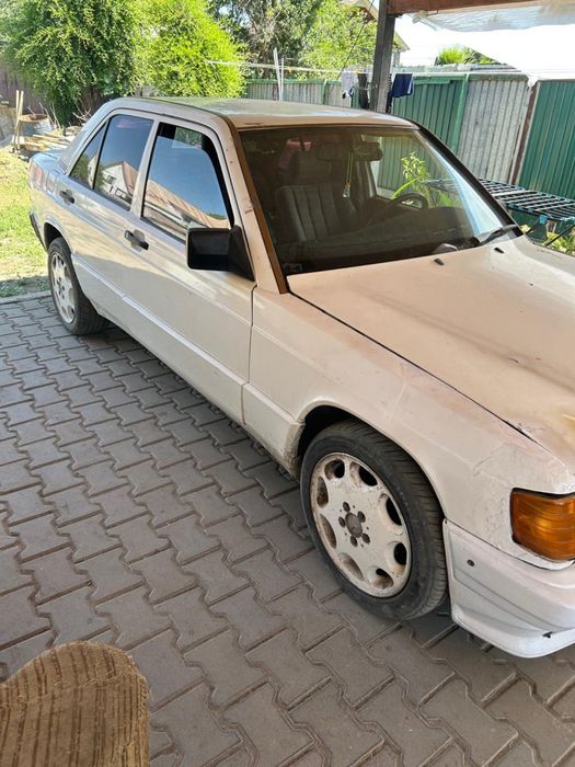Модаеться мерседес