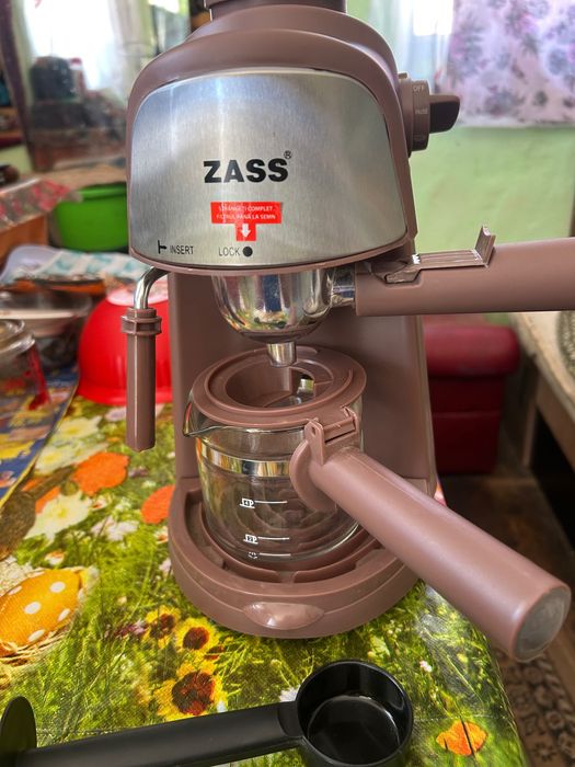 Vând espressor cafea zass stare foarte bună folosit de maxim 3 ori