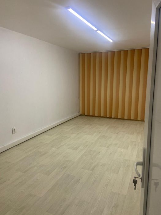 Inchiriez Spatiu Comercial, 70 mp, Piata Centrala, 500 €