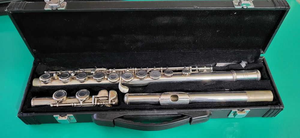 Продам флейту Mercury в футляре