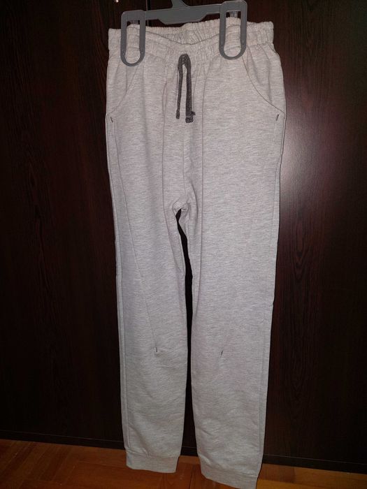 Детско долнище размер 146