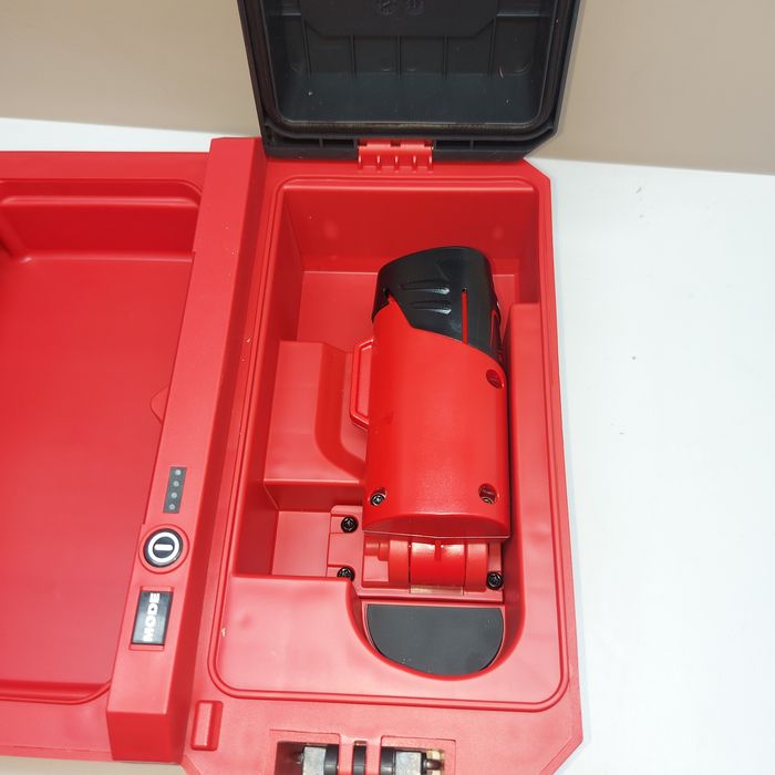 ПРОМОЦИЯ.Led работна лампа Milwaukee M12 POAL-0